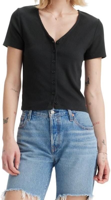 The $28 Tee I’ve Worn 50 Times This Year
